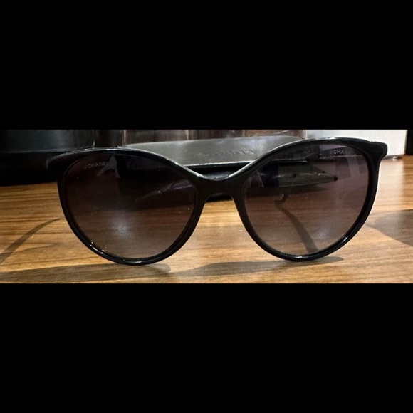 Chanel Sunglasses - Picture 5 of 6